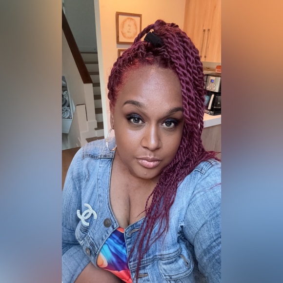 🗽@dlish718 Live from NYC 🏙️🗽 Sharing YOURS & Mine! Join me, Like, Share 🫶🏽 - Picture 3 of 17